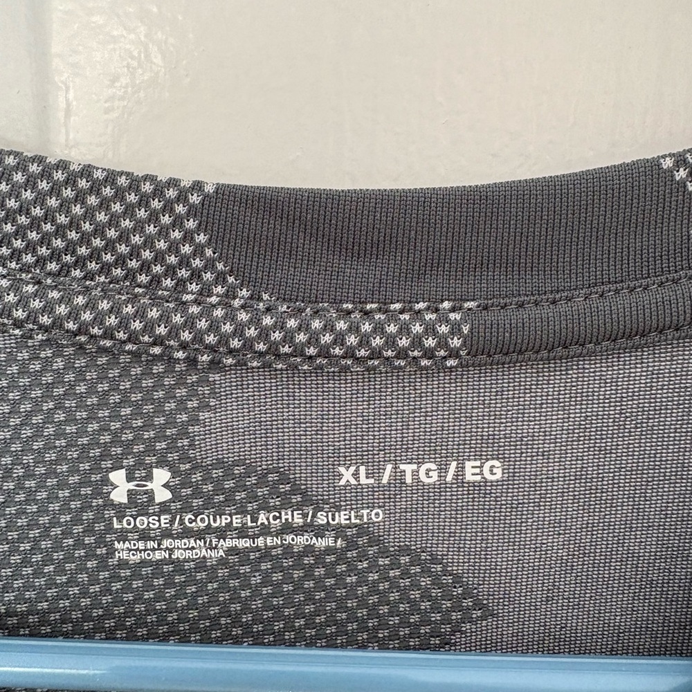Under Armour Men's Dark Gray Camo Tee - Picture 2 of 3